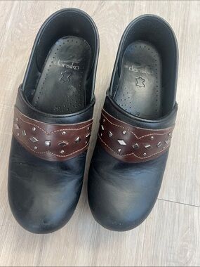 Dansko Pavan Clog 9 Black Leather Studded Strap Comfort teachers nurse